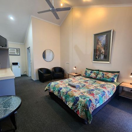 Wentworth Central Motor Inn ภายนอก รูปภาพ